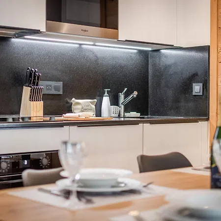 Appartement neuf 4 pers. à Chamonix avec Wifi et parking - FR-1-343-271